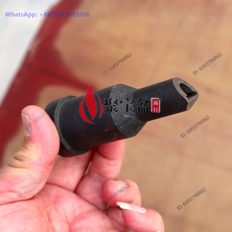 Extruder - 使い捨てストロー製造機用機器・付属品：押出成形用カットスリーブ、両頭式冷間カッター（2個）。