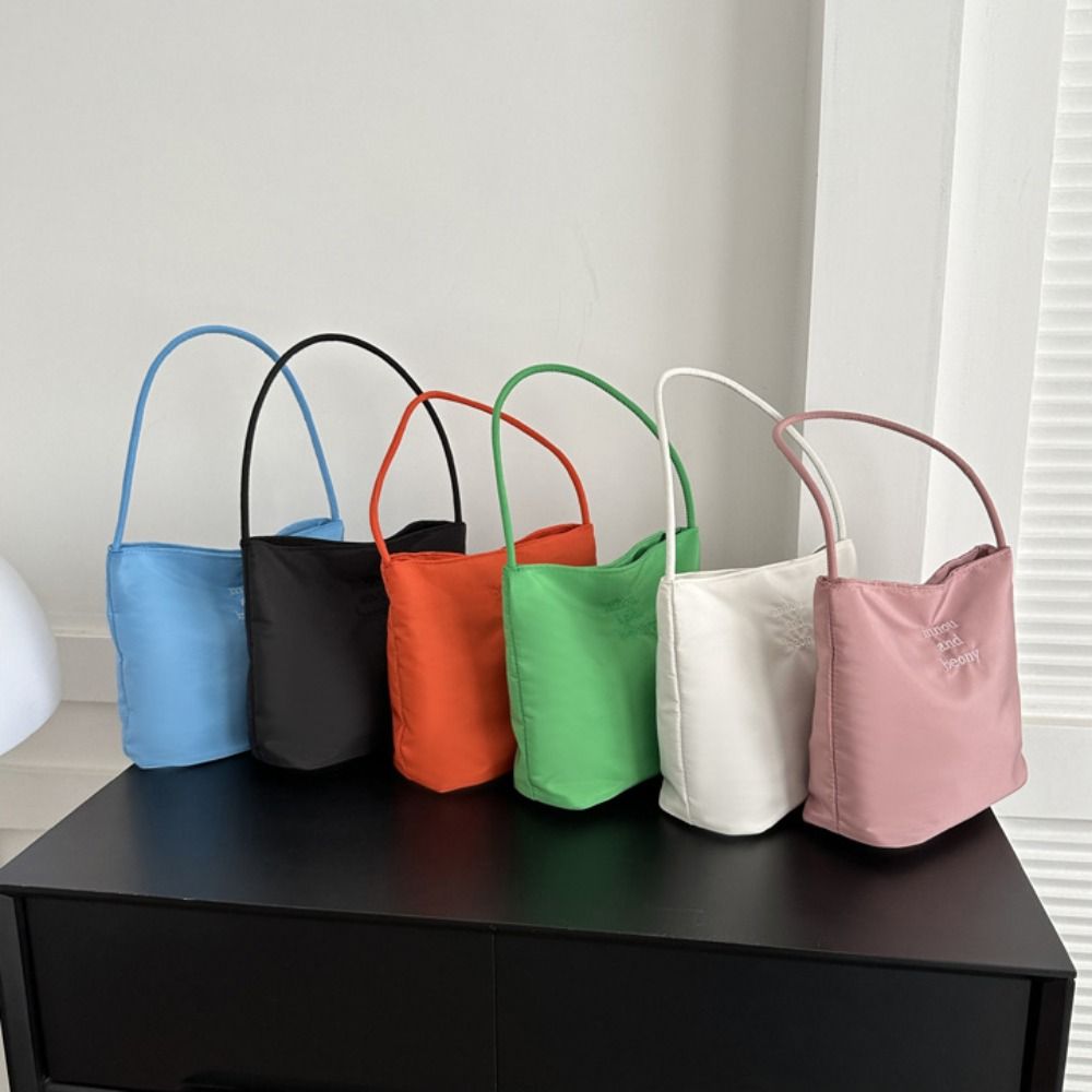 女性のための刺繍された文字のショルダーバッグ,大容量,カジュ - Tpu Filament のレビューと価格