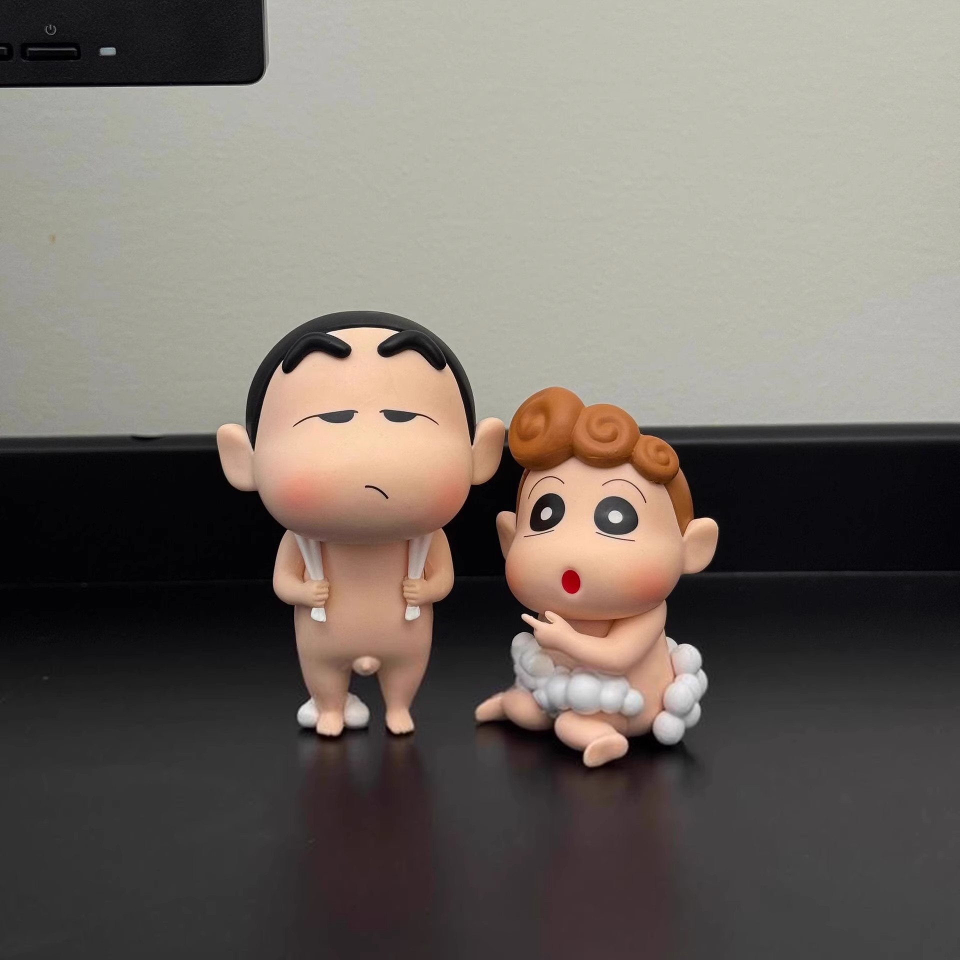 かわいいクレヨンしんちゃんバスセット　漫画オーナメント　小さ - Resin Vat のレビューと価格