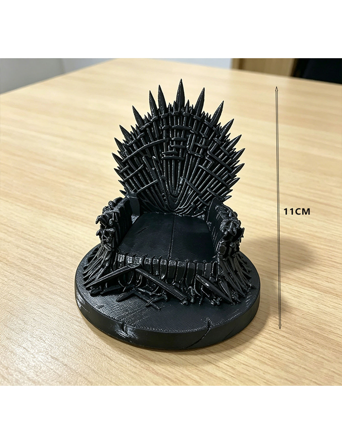 3Dプリント製の黒い携帯電話ホルダー、王座の彫刻、円形ベース - 3D Printer Stand のレビューと価格